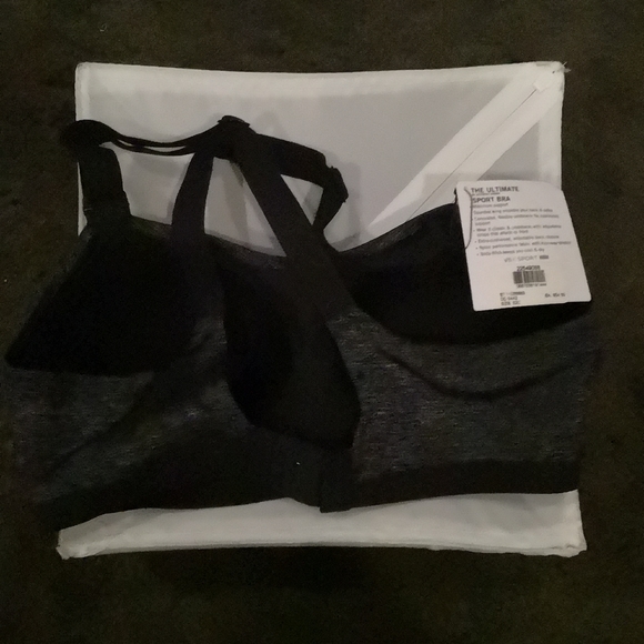 VS Maximum Support Sport Bra in 32C - Picture 2 of 2